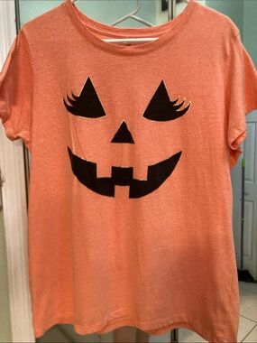 Halloween Orange Short Sleeve  Pumpkin Face Tee women’s size 2X-fits like